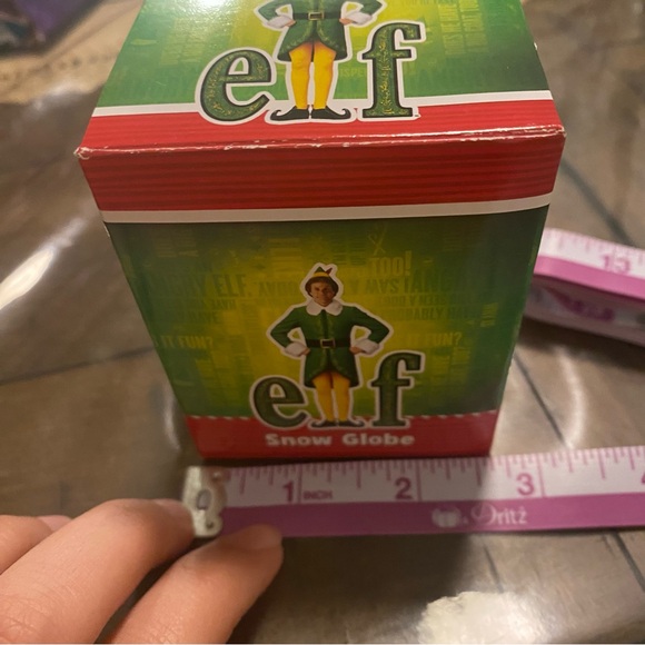 Elf snow globe decoration - Picture 3 of 5